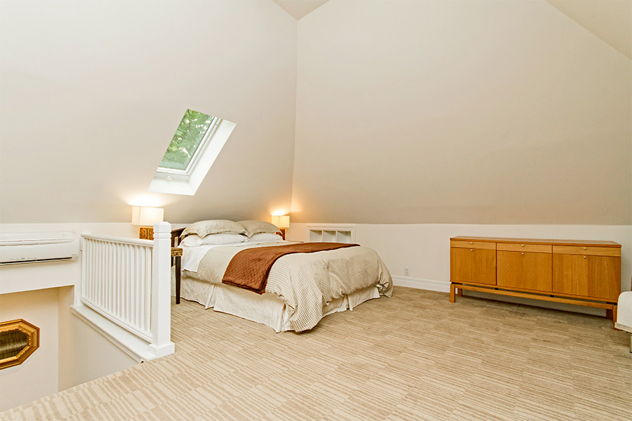 Loft bedroom in Emerson House, Caroline St, Burlington, Ontario furnished rental