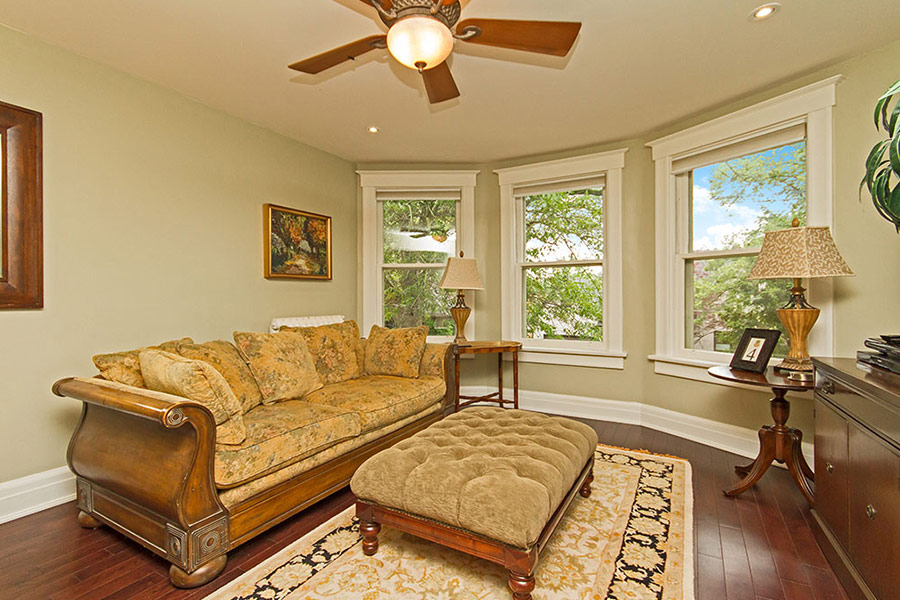Living room in Emerson House, Caroline St, Burlington furnished rental