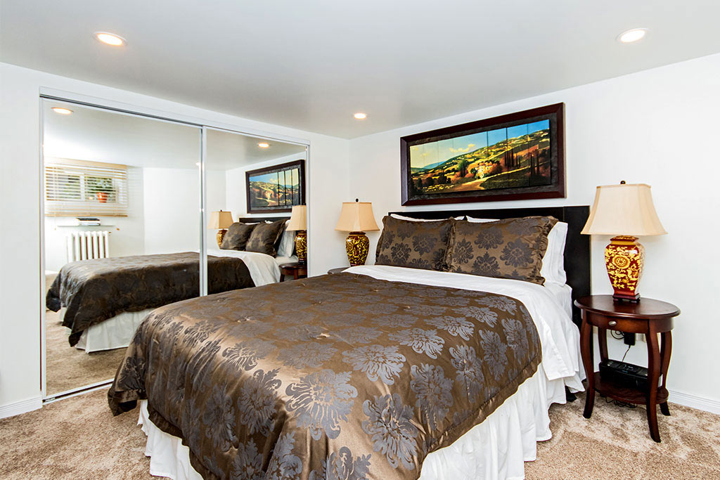 Bedroom in Emerson House #2, 1445 Caroline Street, Burlington furnished rental