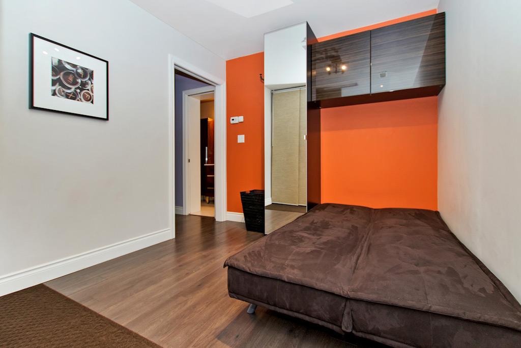 Guest bedroom in Bellview Cottage, Bellview Street, Burlington furnished rental